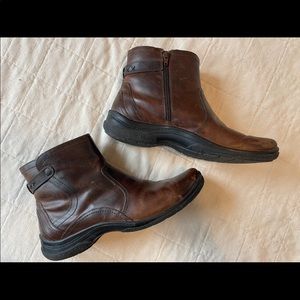 Clarks brown zip booties
